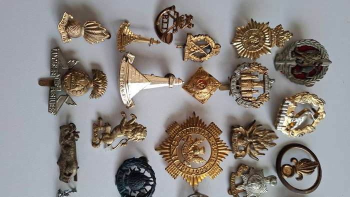Large Collection of Military  Cap Badges and Other in Good Condition (Lot no 2) Bidding for the Lot