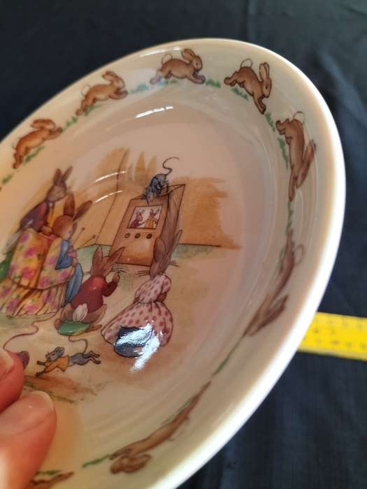 Beautiful Vintage Royal Doulton Bunnykins  - Watching Tv - Heavy Baby Plate -Made in England