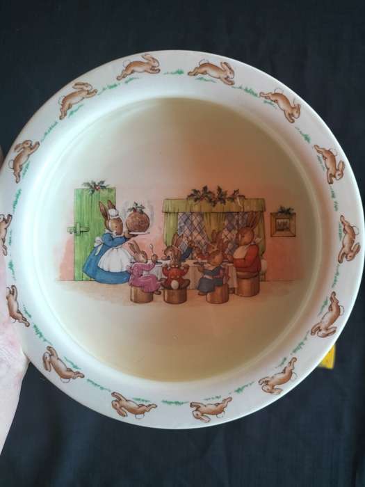 Beautiful Vintage Royal Doulton Bunnykins Bowl - All Seated For Christmas Dinner - Made In England