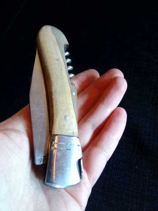 Stunning Laguiole Pocket Knife with Wooden Handle in Excellent Condition L:215m