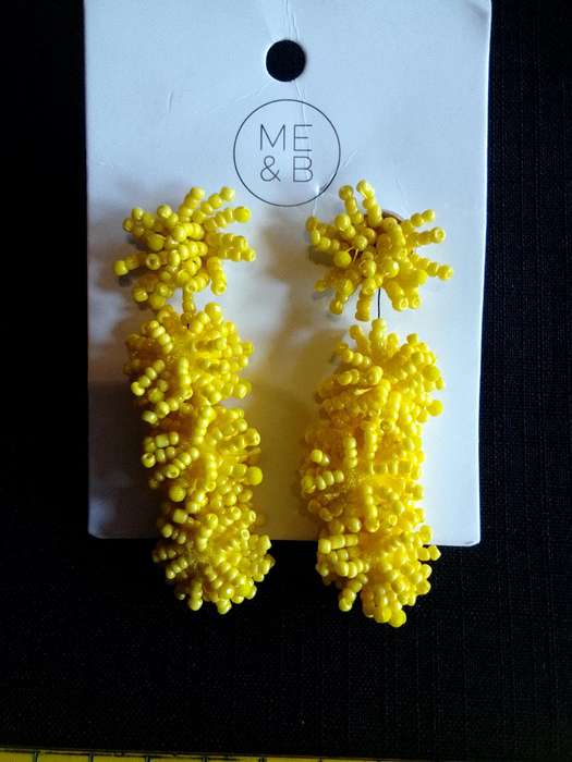 Collection Of Seven Beautiful Woman's Different Styles Of Earrings - Excellent Condition