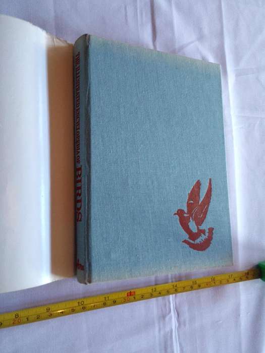 The Illustrated Encyclopedia Of Bird By Dr Jan Hanzak And Dr Jiri Formanek - Good Condition
