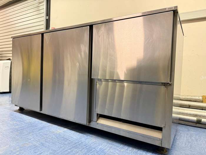 2.5 DOOR STAINLESS STEEL UNDER BAR FRIDGE