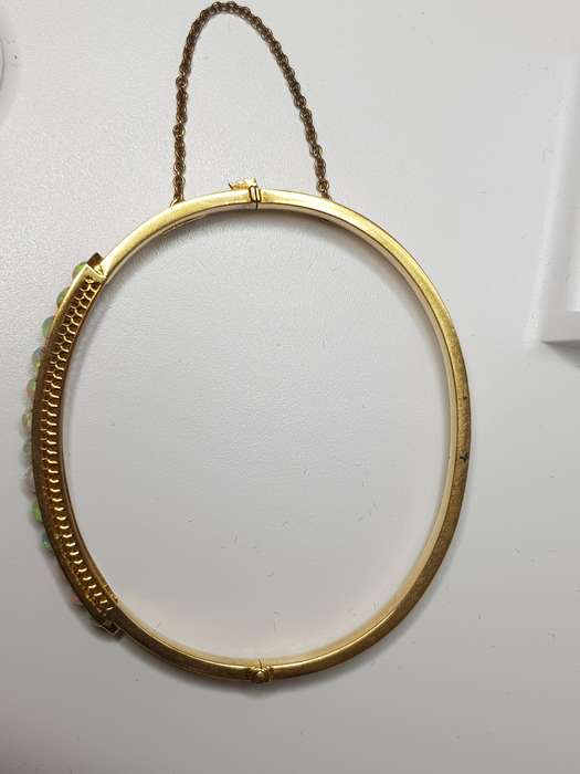 Late Victorian 15k Gold Opal Bangle - Circa 1890