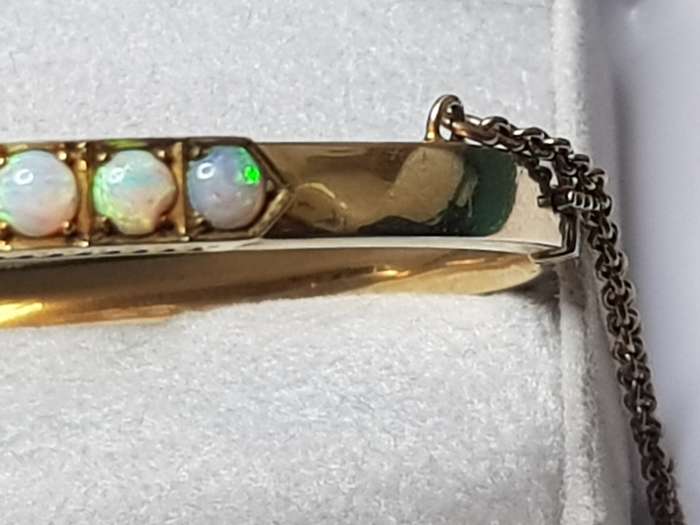 Late Victorian 15k Gold Opal Bangle - Circa 1890