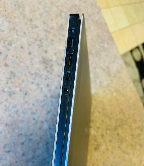 Dell Precision 5520 Workstation 15.6-inch Xeon Processor Quadro GPU 32GB RAM 256GB SSD Windows 11