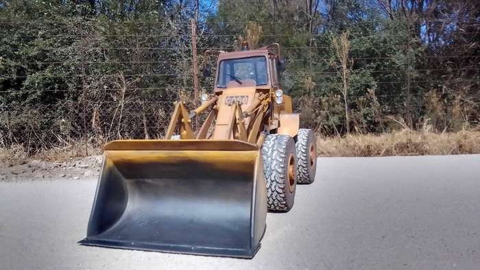 1/24 scale CASE W18 front end loader