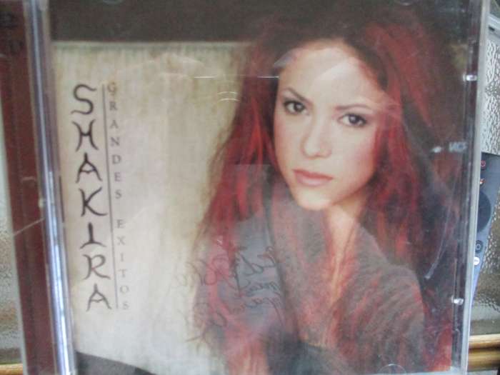 shakira cd and vcd