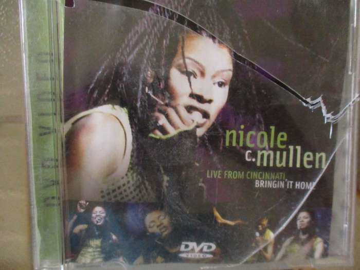 nicole mullen