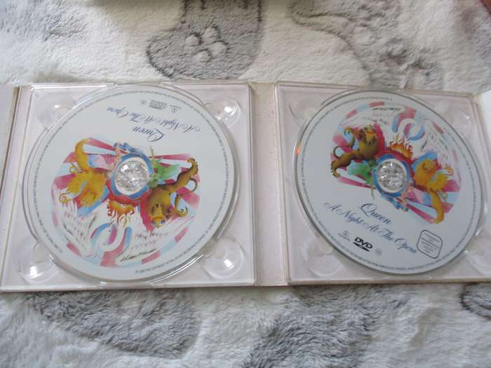 queen cd and dvd