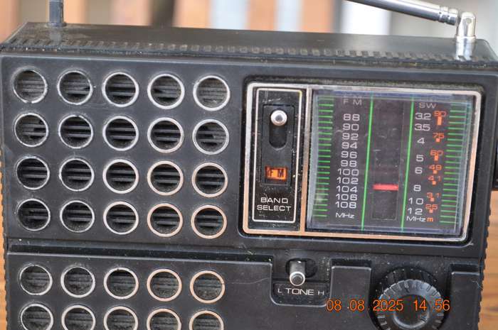 Vintage Telefunken Fm/Sw Radio (as is)