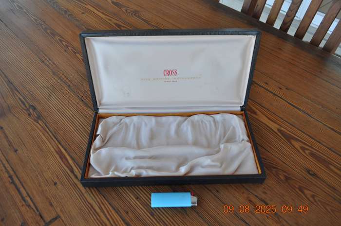 Vintage Cross Pens Case