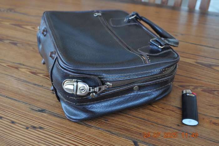 Pullman Leather Carry Bag