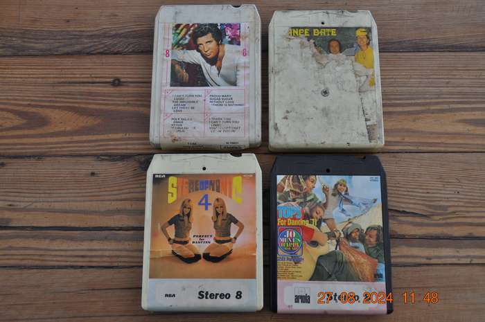 Vintage 8 Track Cartridges Tapes X 19 In Carry Case