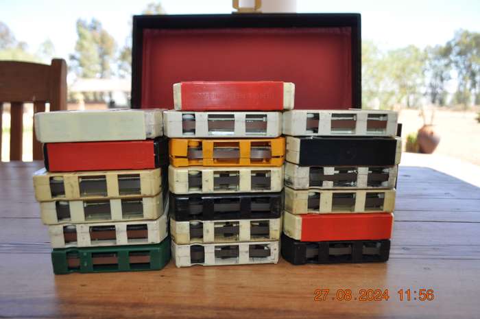 Vintage 8 Track Cartridges Tapes X 19 In Carry Case