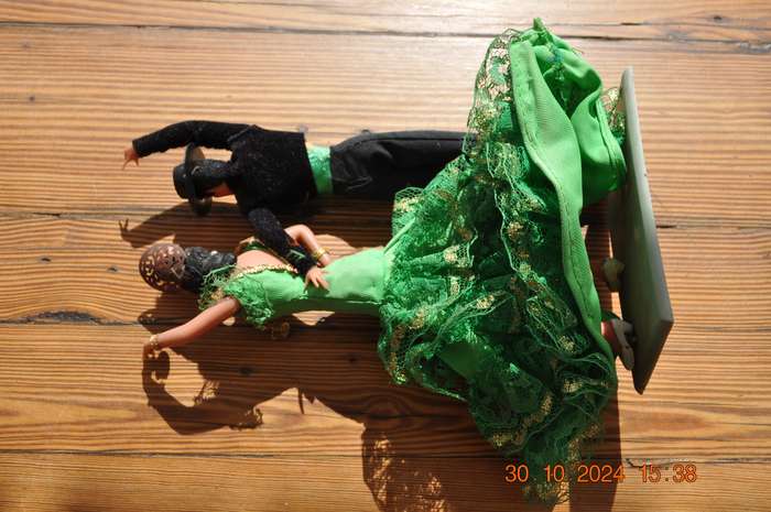 Vintage Spanish Dancing Pair Dolls