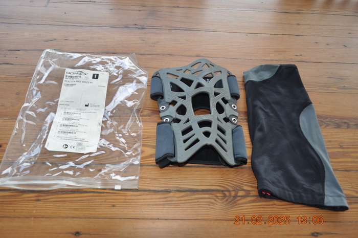 Donjoy Reaction Knee Brace Size ML