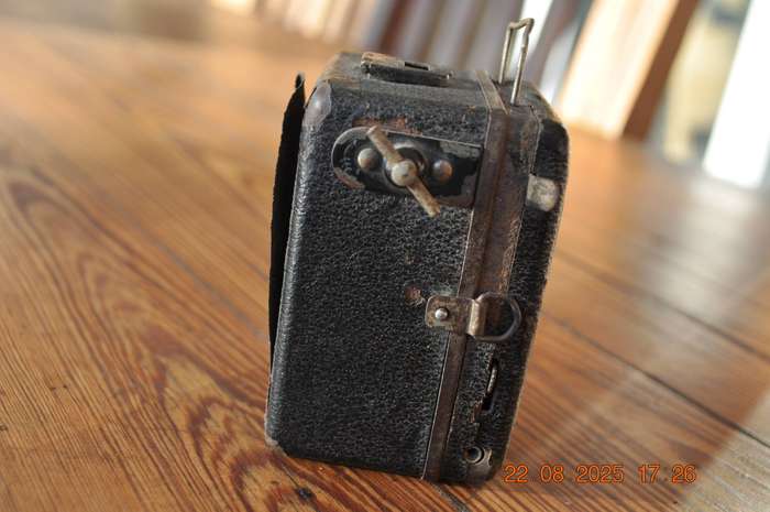 Vintage Zeiss Ikon Baby Box Tengor Film Camera