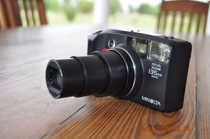 Minolta Riva Zoom 135ex Date 35mm Film Camera With Zoom Lens