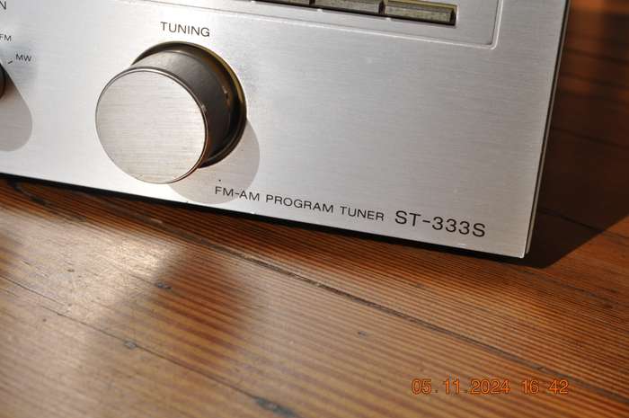 Vintage Sony ST-333S Tuner