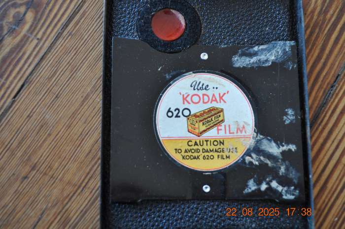 Vintage Brownie Six-20 Camera Takes 620 Kodak Film