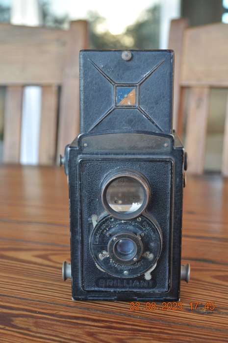 Vintage Voigtlander Brilliant Film Camera