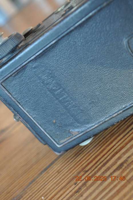 Vintage Voigtlander Brilliant Film Camera