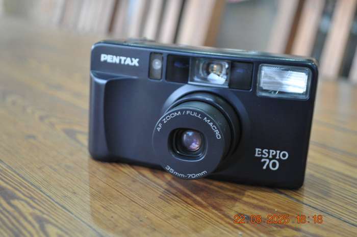 Pentax Espio 70 35mm Film Camera With Date
