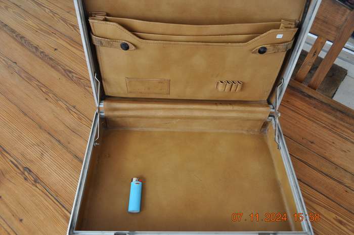 Vintage Revelation Hardshell Briefcase