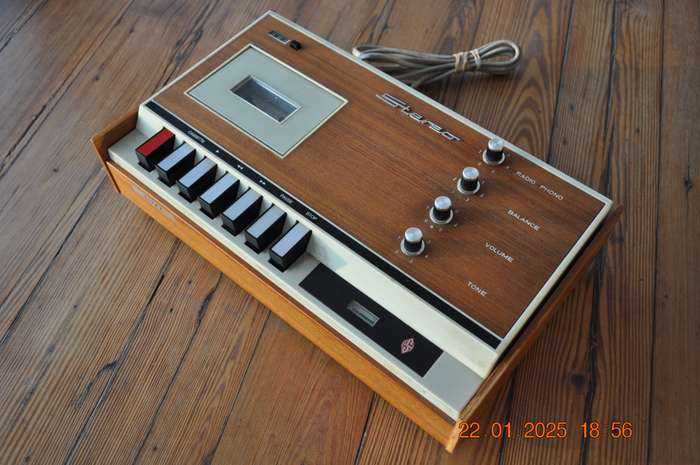 Vintage Siera Stereo Cassette Deck (parts or repair)