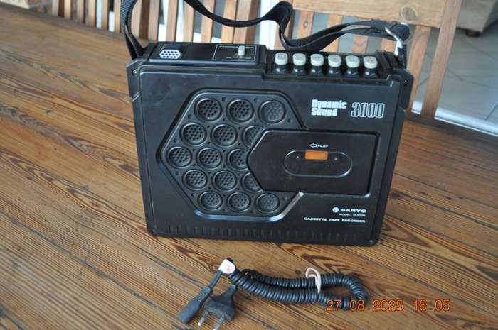 Vintage Sanyo Cassette Player M3000