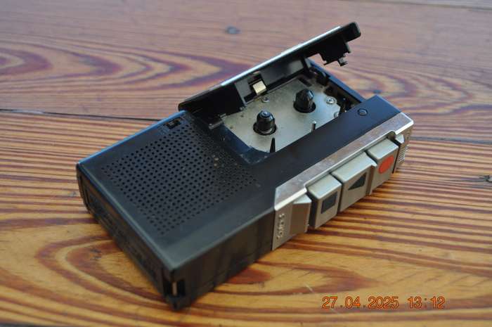 Vintage Sony M-5 Micro Cassette Recorder (as is)