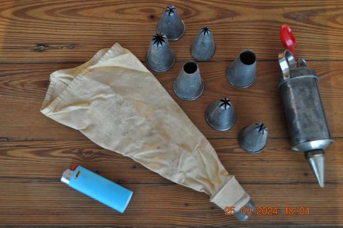 Vintage Icing Piping Bag With Extras