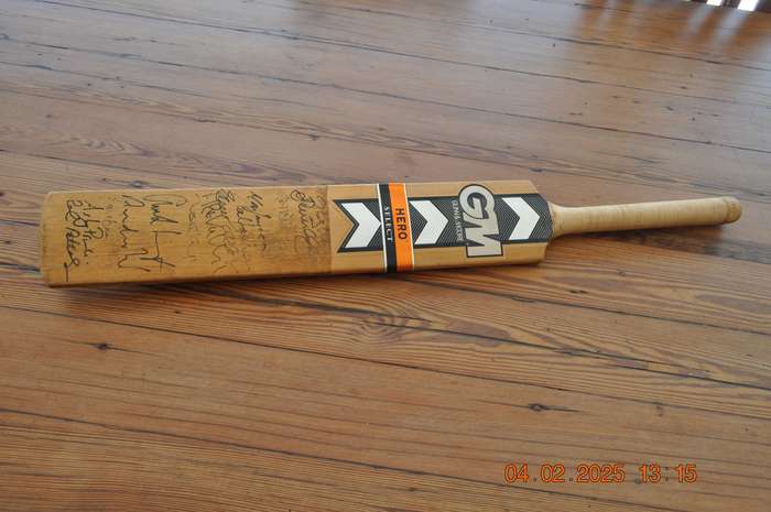 GM Cricket Bat Singed By South Africa