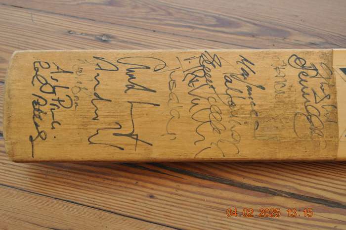 GM Cricket Bat Singed By South Africa