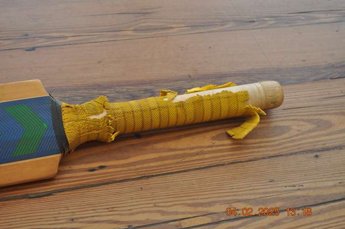 Gunn and Moore Cricket Bat Singed By South Africa