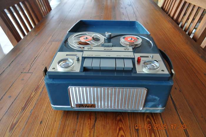 Vintage Pilot Reel to Reel Tape Recorder Player (working)