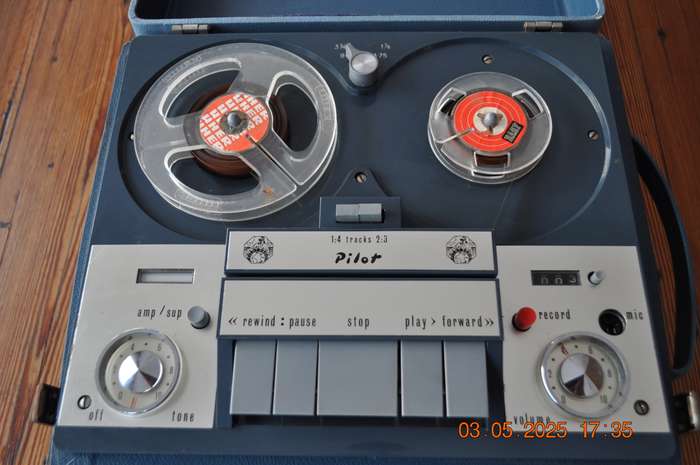 Vintage Pilot Reel to Reel Tape Recorder Player (working)