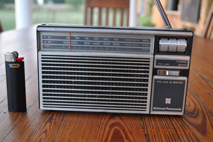 Vintage National Panasonic 2 Band Radio