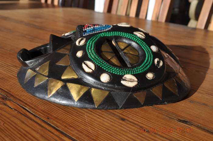 African Wall Mask (moon l)