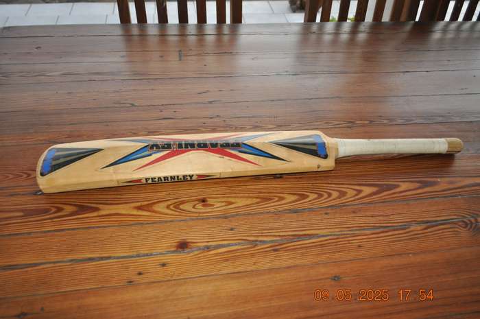 Vintage Fearnley Run-Reaper Cricket Bat Singed SA Players