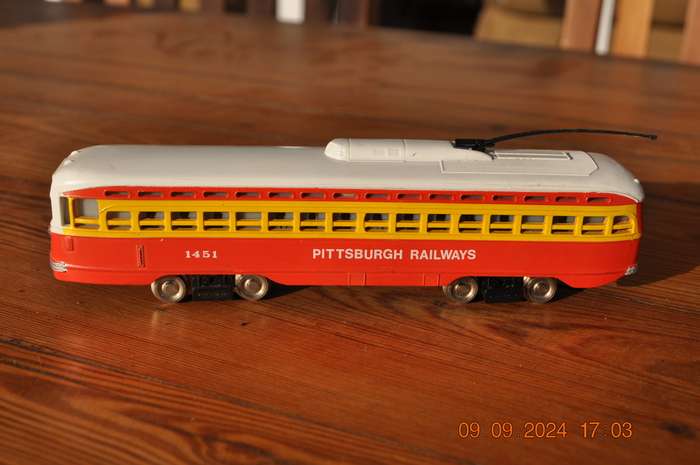 Bachmann 1451 Pittsburgh Railways PCC Trolley