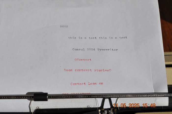 Vintage Consul 2224 Typewriter (working)