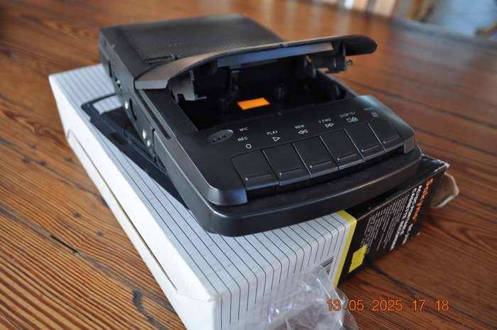 Sakyno Portable Cassette Player (working)
