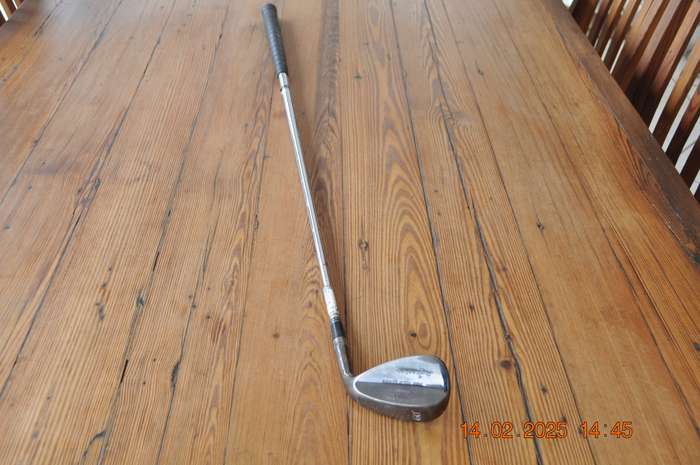 Pinseeker Sand Rough 60d RH Golf Club