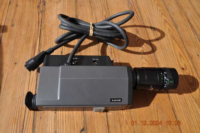 Vintage Sony Video Camera HVM-100CE With Lens (not tested)