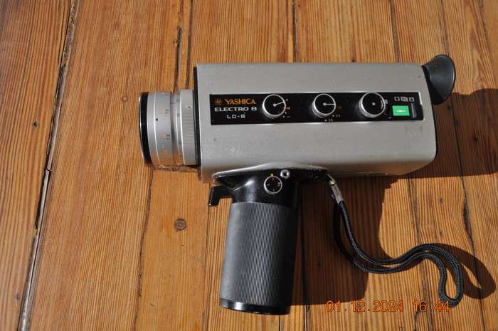 Vintage Yashica LD-6 Old 8mm Movie Camera