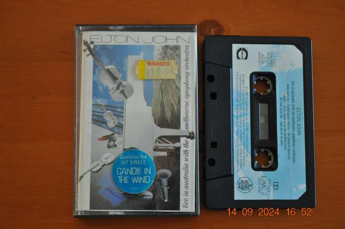Elton John - Live In Australia With The Melbourne Symphony Orchestra (Cassette)