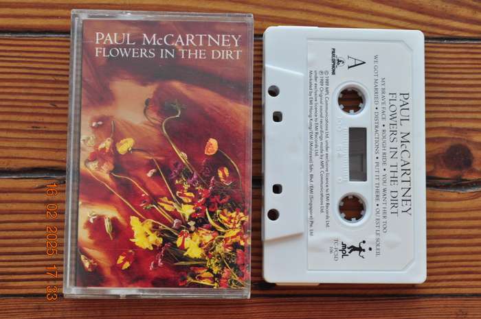 Paul McCartney - Flowers In The Dirt (Cassette)