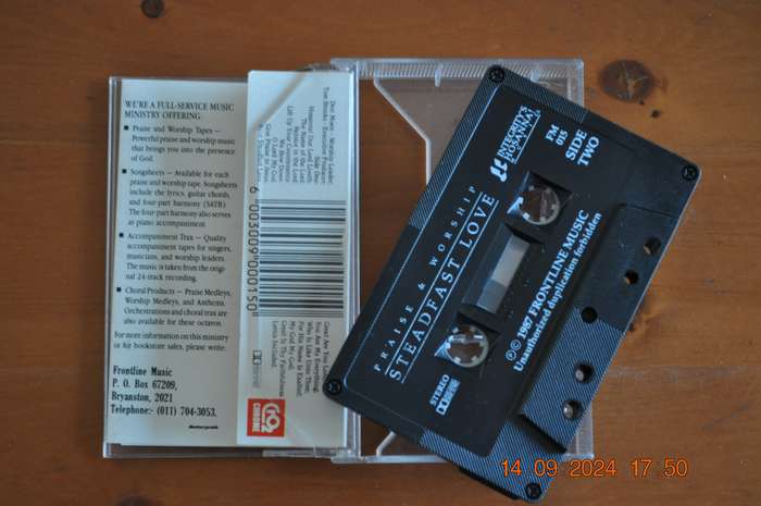Praise & Worship - Steadfast Love (Cassette)